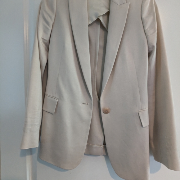 Reiss Jackets & Blazers - Reiss Cream or Ivory Blazer Size 0